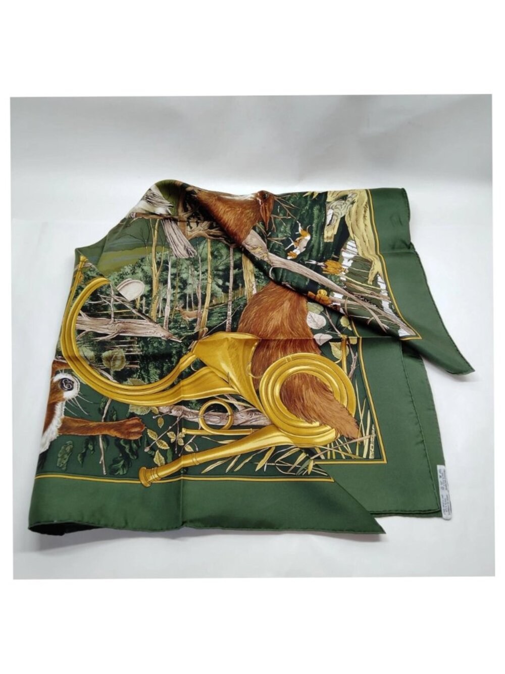 Authentic Hermès Chasse au Bois Carré 90 Silk Scarf Green Hunting Print Made in - Picture 3 of 10